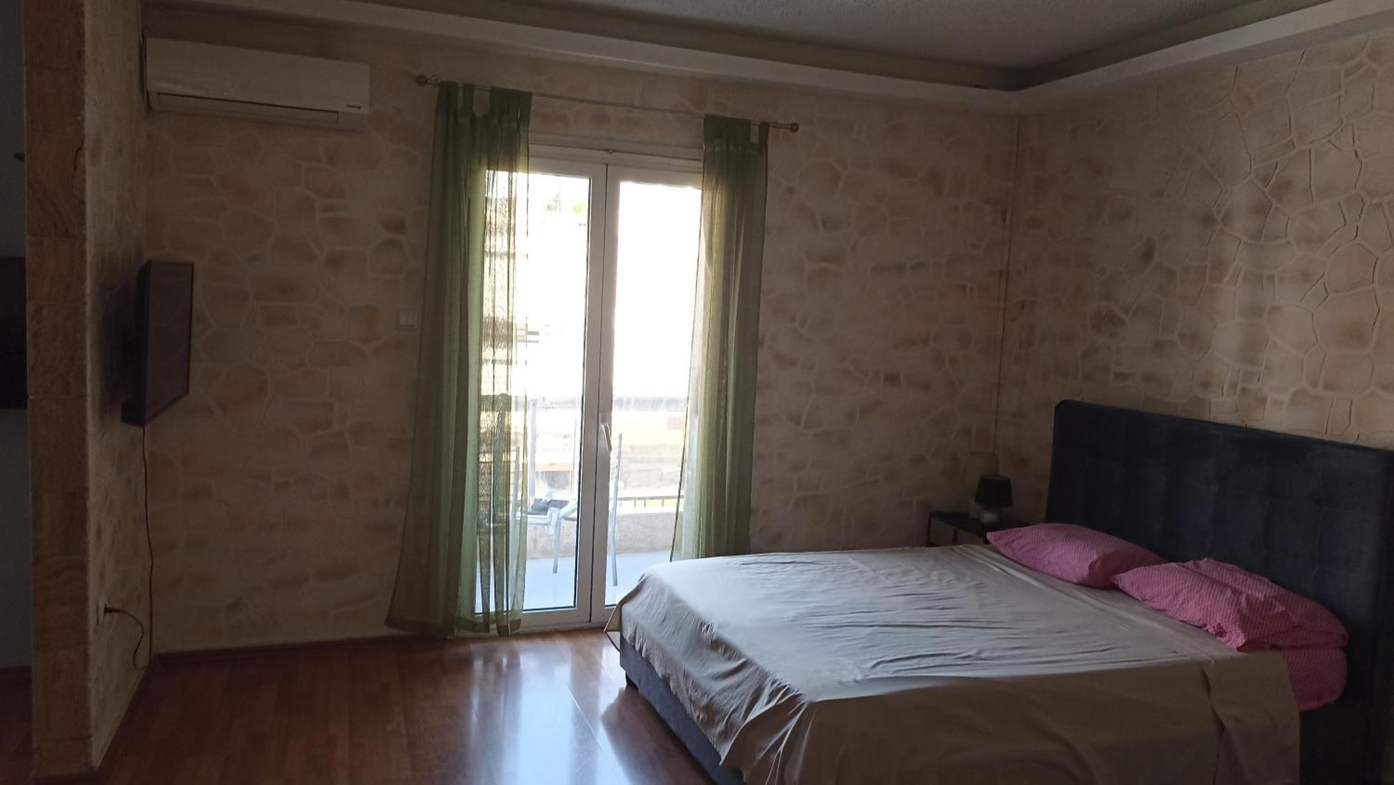Penth3 * Athens